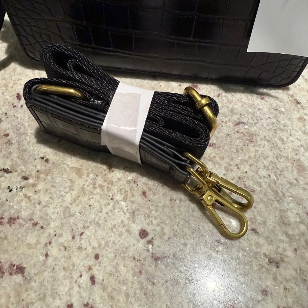 Black Croc-Embossed Crossbody Bag with Gold Accents - Picture 7 of 8